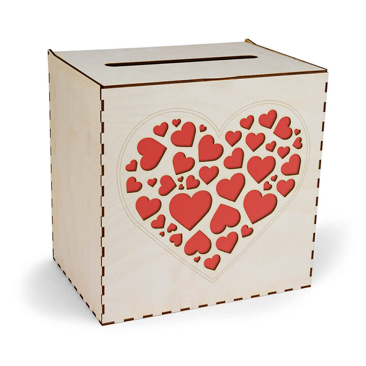 drewniana skrzynka na koperty ślubne z sercami w kolorze czerwonym