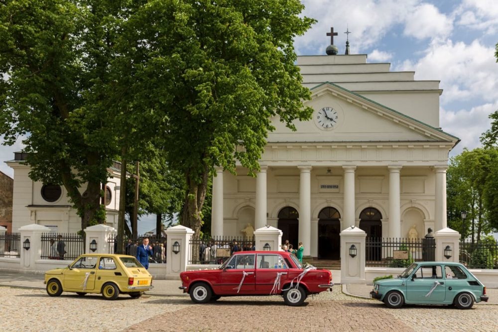 Ślub fotografia kościół samochody klasyczne