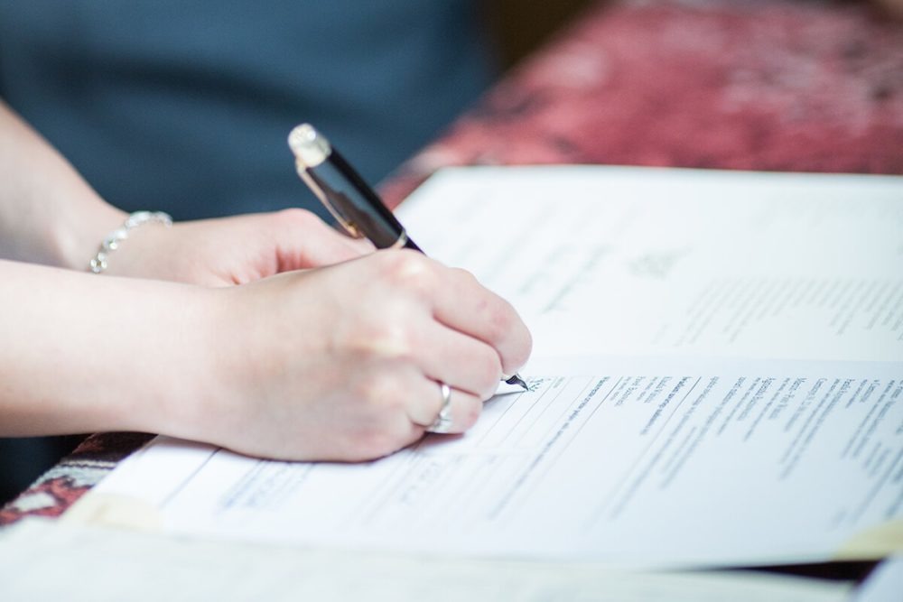 Składanie podpisu w kościele jak zorganizować wesele